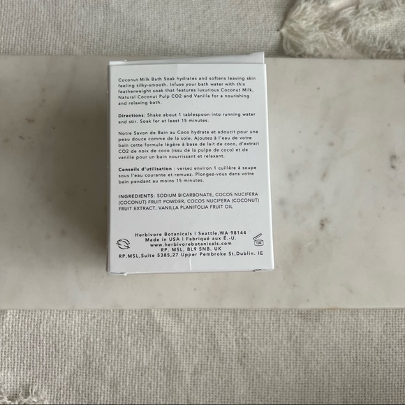 Herbivore coconut hydrating milk bath soak - Picture 9 of 16